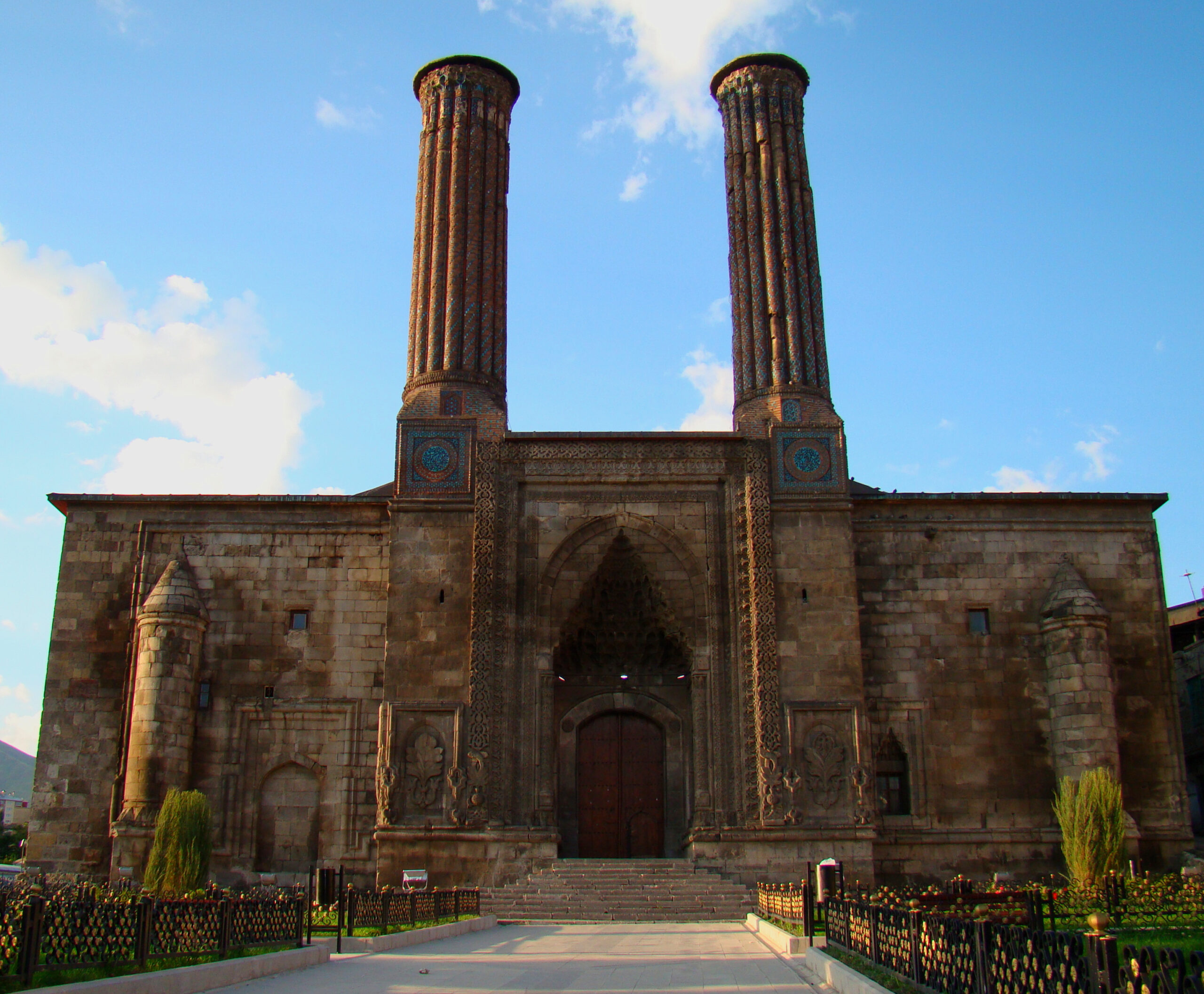 Erzurum Çifte Minareli Medrese Vakıf Eserleri Müzesi